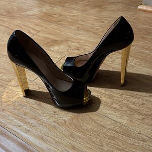 High heel open toe, Giuseppe Zanotti, black and gold shoes